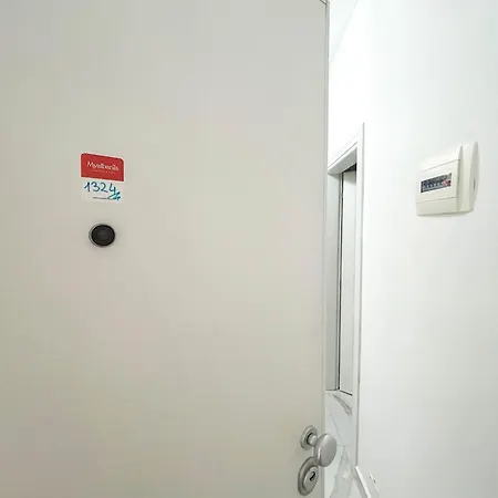 1324 * Golem (Tirana)